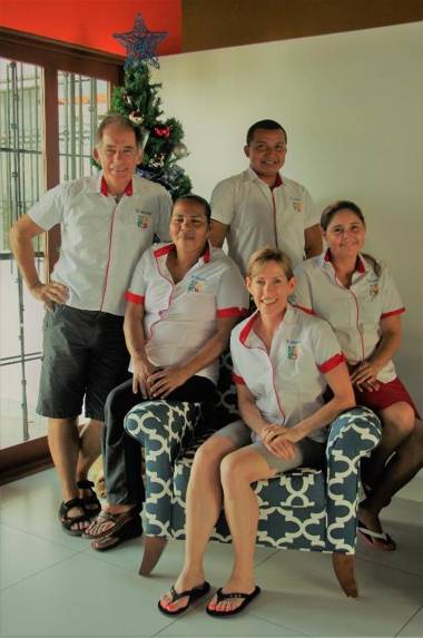 El Mirador Suites and Lounge