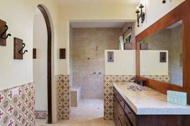 Fort Walker (Beachfront House+Studio)