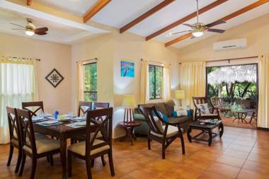 Zen Casita near Playa Colorado!