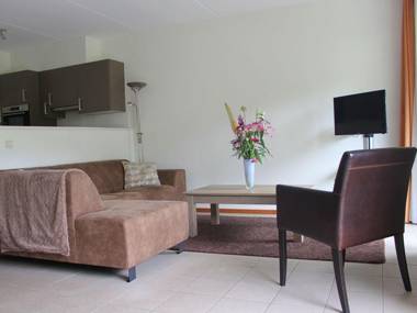 Semi-detached house with a dishwasher at 9 km van Slagharen