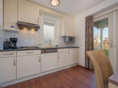 Villa with whirlpool and fireplace near the Grevelingen Lake