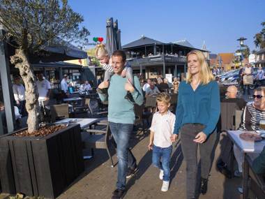 Restyled bungalow with dishwasher 500 m. from the beach
