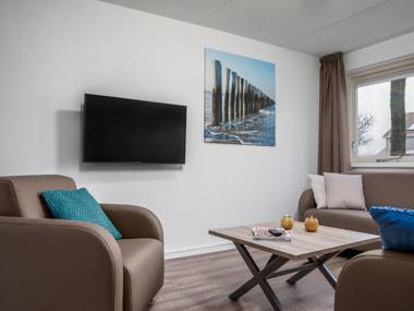 Restyled bungalow with two bathrooms 500 m. from the beach