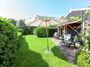 Peaceful Holiday Home near Centre in Burgh Haamstede