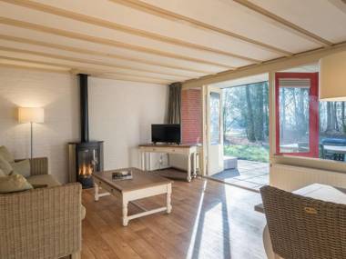 Cosy bungalow within De Maasduinen area