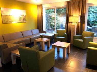 Restyled villa with 5 bathrooms located in a green area