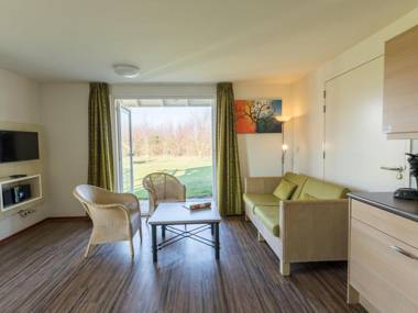 Semi-detached villa with dishwasher in De Maasduinen area