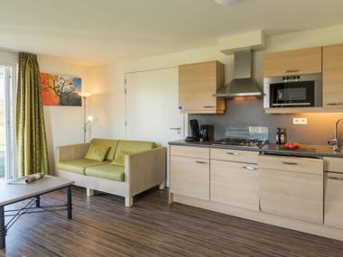 Semi-detached villa with dishwasher in De Maasduinen area