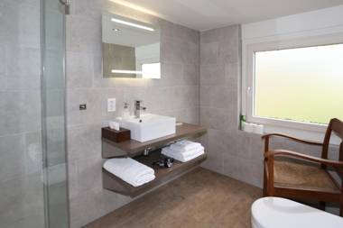 Walnut Lodge Bed & Breakfast