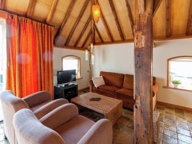 Appealing Holiday Home in Pingjum with Garden