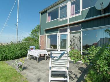 Delightful Holiday Home in Warns with Jetty