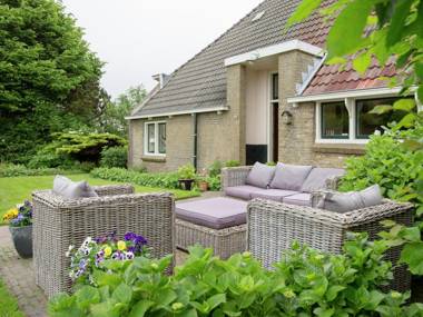 Modern Farmhouse in Molkwerum near the Lake