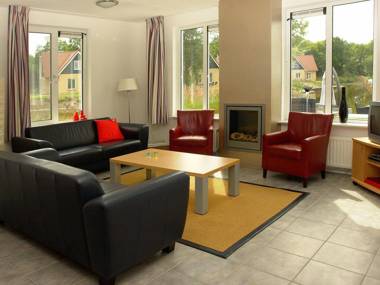 Spacious house with jacuzzi at 20 km. from Assen