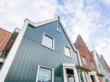 Restyled apartment in Volendam style on the Markermeer