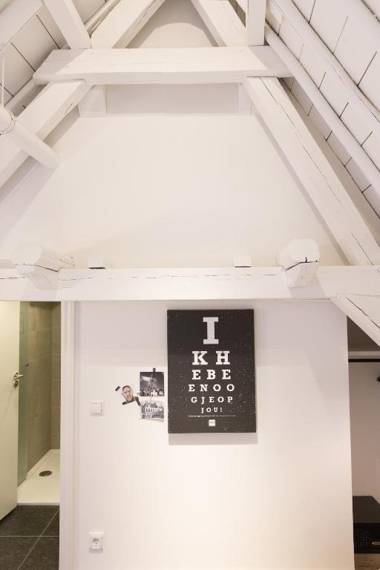 Eye Hotel