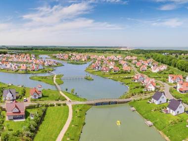 Detached villa with three bathrooms 400 m. from the beach