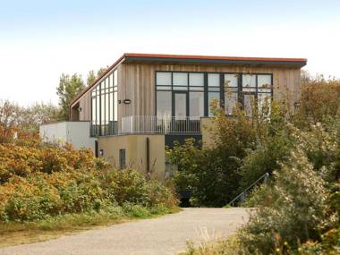 Apartment located a stone's throw away from the sea.