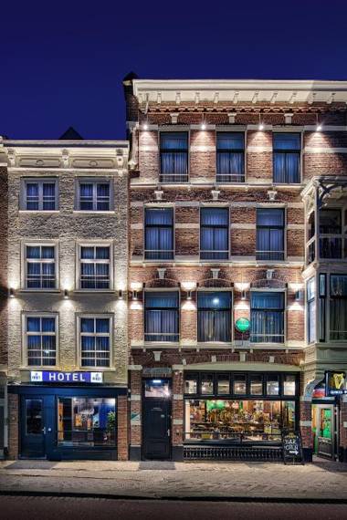 Boutique Hotel First City