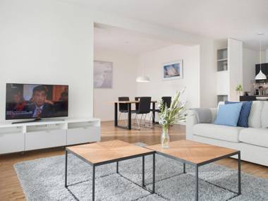 Modern apartment within walking distance of the beach