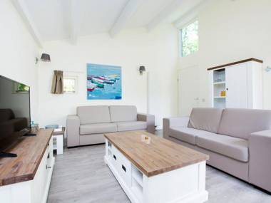 Restyled holiday home with fireplace near the beach