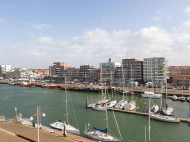 Attractive apartment in Den Haag with Balcony near Beach