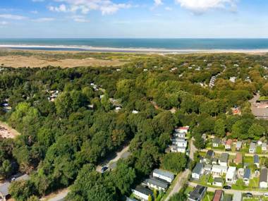 Comfortable chalet with two bathrooms near the beach