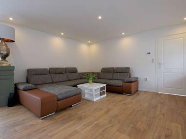 Beautiful houseboat terracejacuzziprivate parking bicycles 4 km from the beach