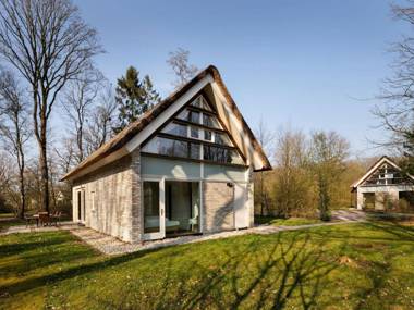 Luxury 2 bathroom villa with solarium 8 km. from Hoogeveen