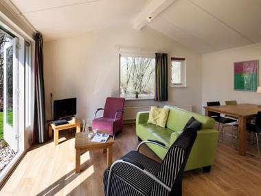 Comfortable villa with a microwave near a national park