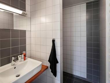 Comfortable villa with a microwave near a national park