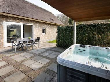 Luxury villa with whirlpool and jacuzzi 8 km from Hoogeveen