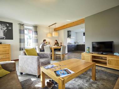 Great villa with sauna and whirlpool in Limburg