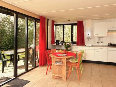 Nicely furnished bungalow with a gas fireplace in nature