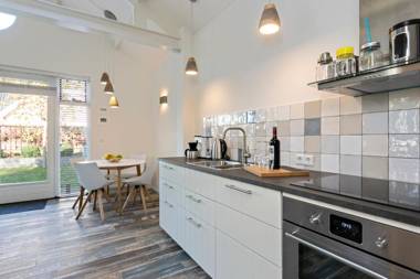 Holiday home Beach bubbles - near the beach with big garden - not for companies