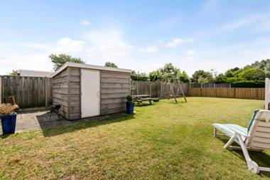 Bungalow Pinusoord 3 - Ouddorp near the beach with big garden