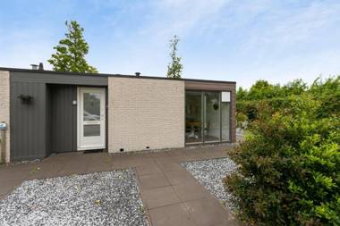 Populier 5 Modern bungalow - for the use of the sauna additional costs are applicable - near the beach - not for companies