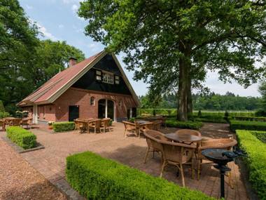 Mansion with ensuite bathrooms 10000m2 garden and heated terrace Het Hulsbeek
