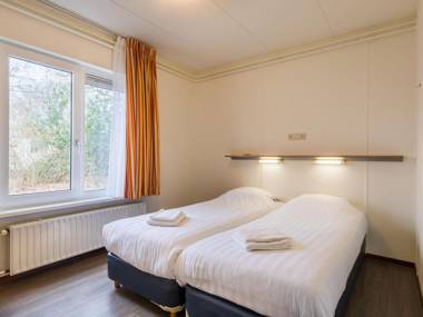 Comfortable bungalow with dishwasher near Hunebedcentrum