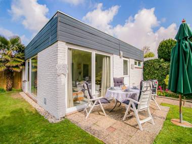 Lovely Bungalow in Noordwijkerhout with Garden