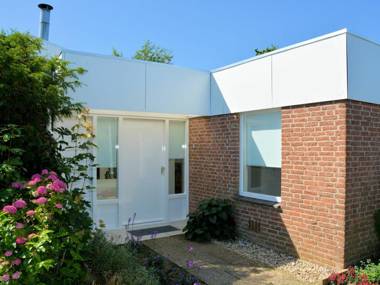 Fresh and colorful holiday home near the beach sea dunes and lake