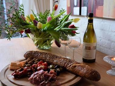 Lovely family house on the edge of a park near lake sea and amenities