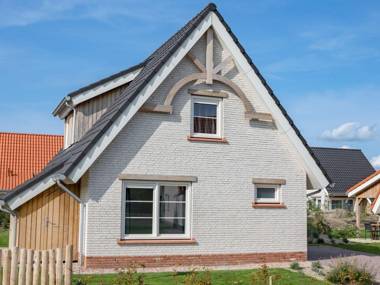 Luxurious villa with dishwasher only 500 m. from the sea