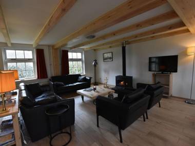 Spacious Apartment in Nieuwvliet near the Sea