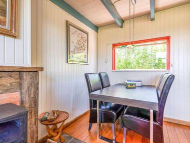 Quaint Holiday Home in Nieuwvliet-Bad near Seabeach