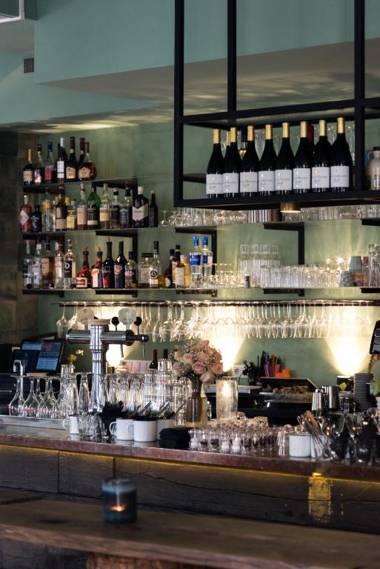 Vesting Hotel & Restaurant