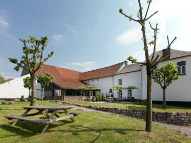 Vintage Farmhouse in Bemelen with Forest Near