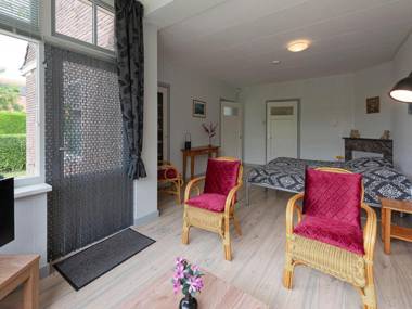 Cozy Apartment near Lake in Arum