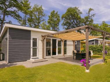 Comfy chalet with nice sliding doors near Lochem