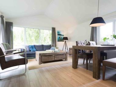 Comfortable chalet with a dishwasher in a water-rich area