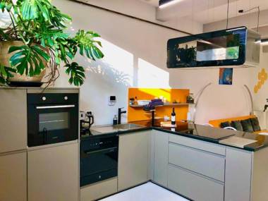 Design Family Apartment in Leiden Center 6 p baby